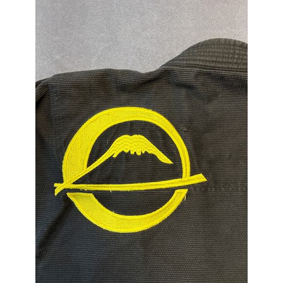 Submit Everyone Fuji jujutsu Gi Black with Yellow Accents, Size “W1” - Picture 11 of 12